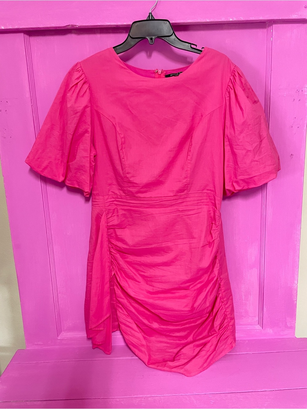Women's Hot Pink Short Sleeve Ruched Dress - Picture 4 of 5